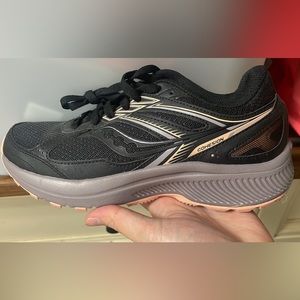 Running Shoes - Saucony